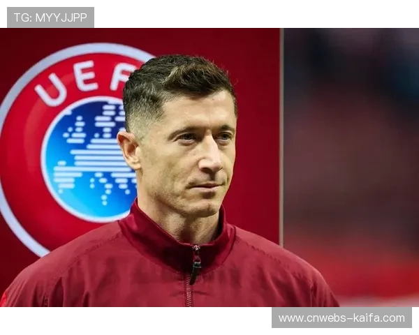 诺坎普球迷高歌致敬莱万,波兰射手攻入回归主场首球 诺坎普球迷高歌致敬莱万,波兰射手攻入回归主场首球